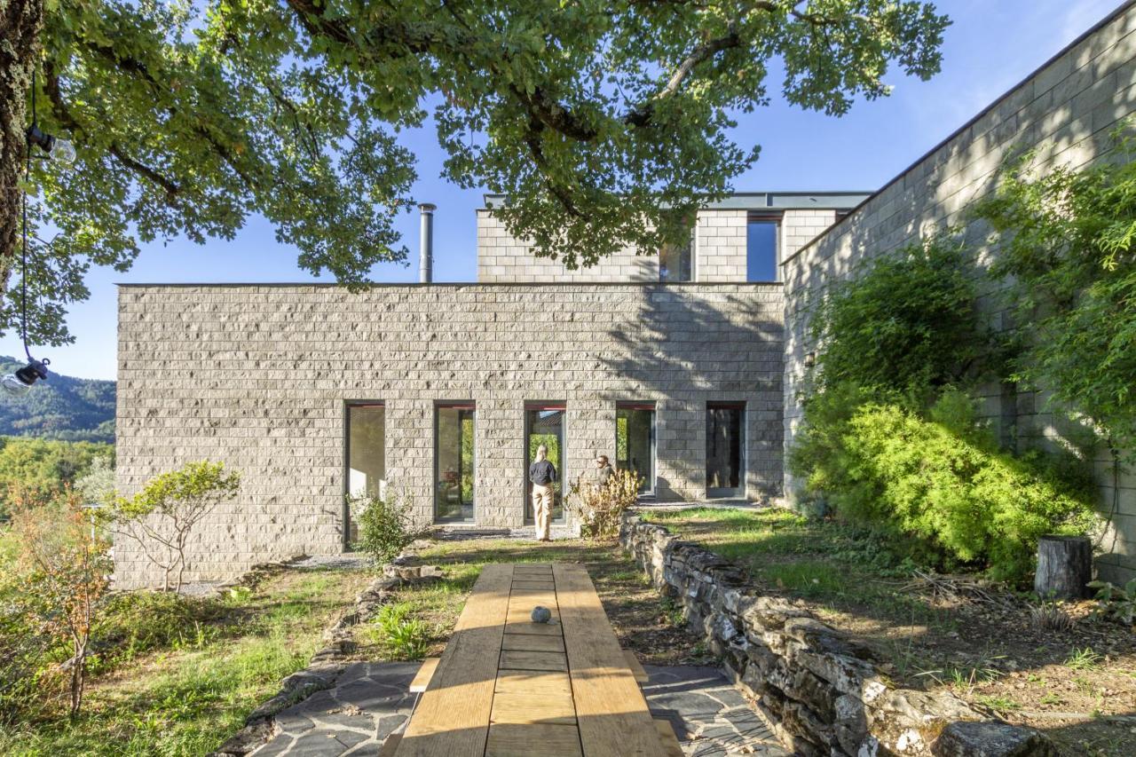 La Maison Des Chataigniers Meyrannes Bagian luar foto